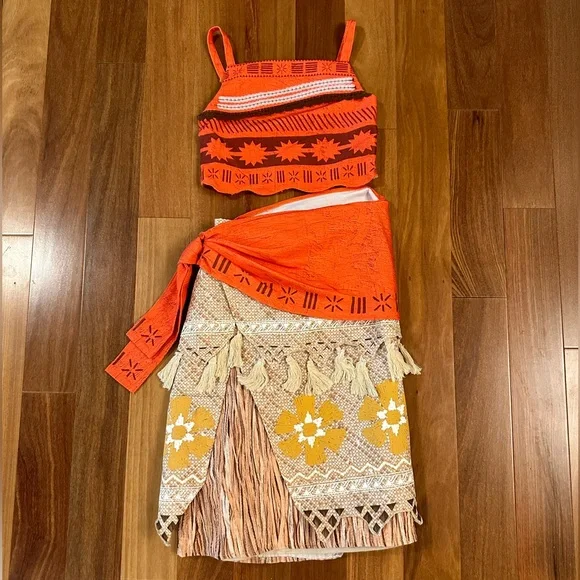 Disney Store Moana Costume size 5/6 EUC - Like New! - Picture 1 of 6